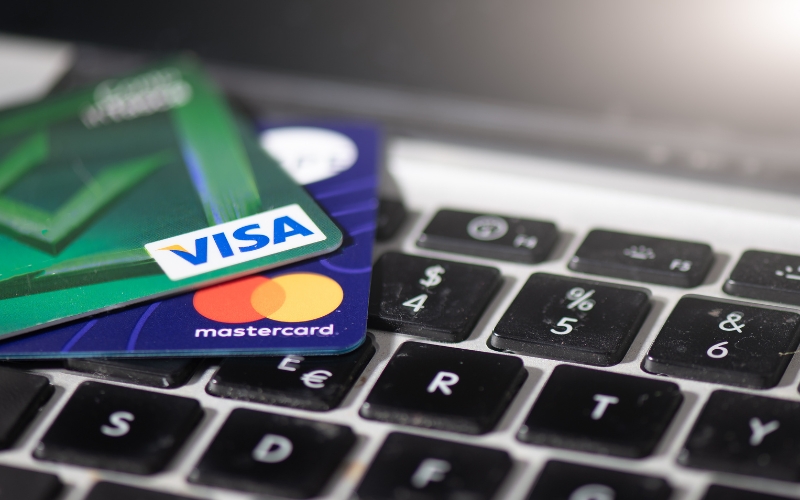 thanh toán Alibaba thông qua thẻ Visa, Mastercard