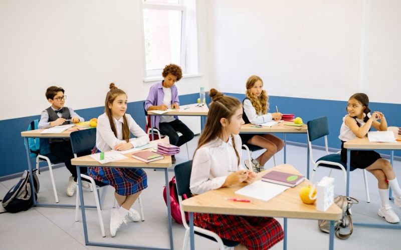 Có nên cho tiểu học học song ngữ không?